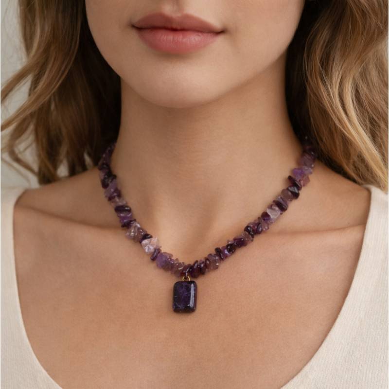 Améthyste : la pierre de la sérénité — signification, bijoux et entretien